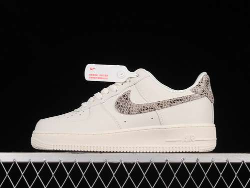 300DD8959002AIR FORCE 1 LOW SNAKESKIN PHANTOMIRON OREWOMAN3639MAN4045