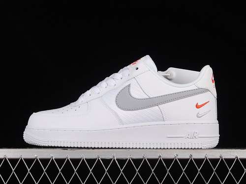 300FD0666100AIR FORCE 1 07 LOW WHITEPICANTE REDWOLF GREYWOMAN3639MAN4045