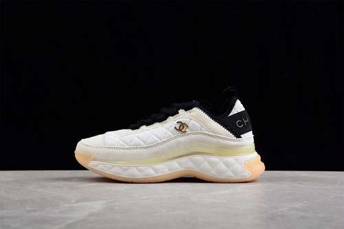 390CHANEL 2021 AIR CUSHION SNEAKERS WHITEBLACKWHITEWOMAN3540