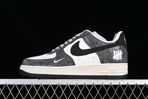 320BS9055829AIR FORCE 1 07 LOW BLACKGREYWHITEWOMAN3639MAN4045