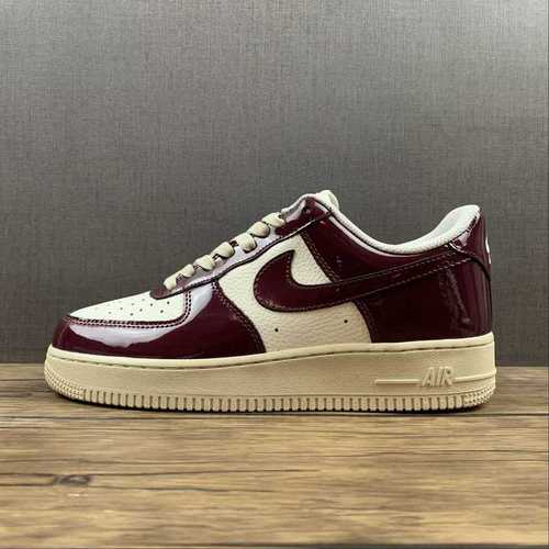 280DQ8583100AIR FORCE 1 LOW ROMAN EMPIRE WHITEBURGUNDY PATENTWOMAN3639MAN4045