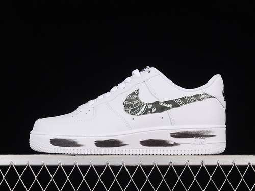 310DE0099006AIR FORCE 1 LOW 07 WHITEWHITEBLACKWOMAN3639MAN4045