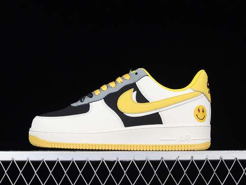340AF1234004AIR FORCE 1 LOW 07 YELLOWWHITEBLACKLIGHT GREYWOMAN3639MAN4045