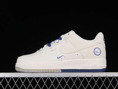 340AI5696103AIR FORCE 1 LOW 07 WHITEWHITEDARK BLUEWOMAN3639MAN4045