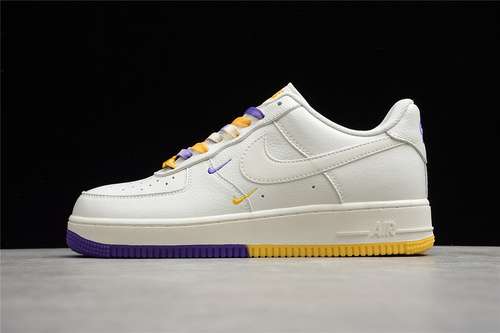 360CT1989106AIR FORCE 1 LOW 07 ESSENTIAL WHITEMETALLIC GOLDPURPLEUNSIEX3645