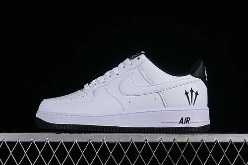 300CW2288111AIR FORCE 1 07 LOW WHITEBLACKWOMAN3639MAN4045