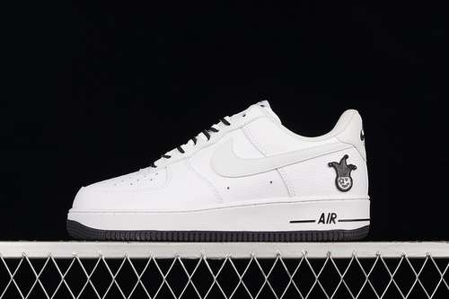 250KH0806168AIR FORCE 1 LOW POKER WHITEBLACKWHITEWOMAN3639MAN4045