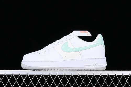 280FJ7706131AIR FORCE 1 07 LOW WHITEGREENWOMAN3639MAN4045
