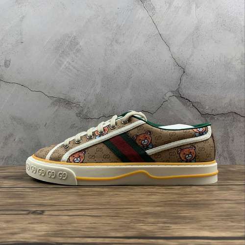 380GUCCI ACE EMBROIDERED LOWTOP SNEAKERWOMAN3539MAN4044