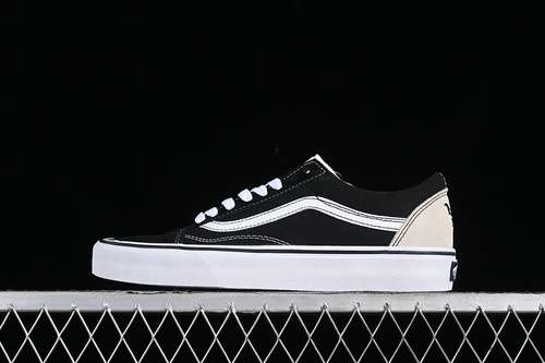 230VN000CR5BPBVANS BUZZ OLD SKOOL WHITEBLACKGREYWOMAN3539MAN4044