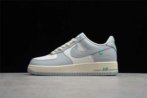 320CT1989104AIR FORCE 1 LOW 07 WHITEGREYBLUEWOMAN3639MAN4045