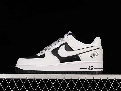 340KO8969756AIR FORCE 1 LOW 07 X HEYTEA WHITEBLACKWOMAN3639MAN4045