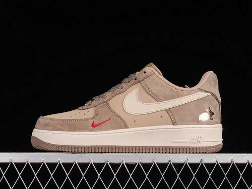 340BS9055814AIR FORCE 1 LOW 07 YEAR OF THE RABBIT BROWNLIGHT KHAKIREDUNISEX3645