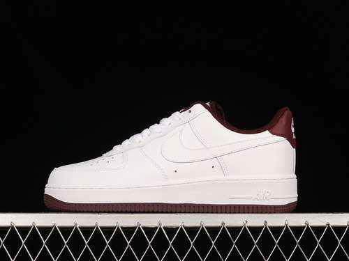 300DH7561106AIR FORCE 1 LOW WHITEWHITEDARK BEETROOTWOMAN3639MAN4045