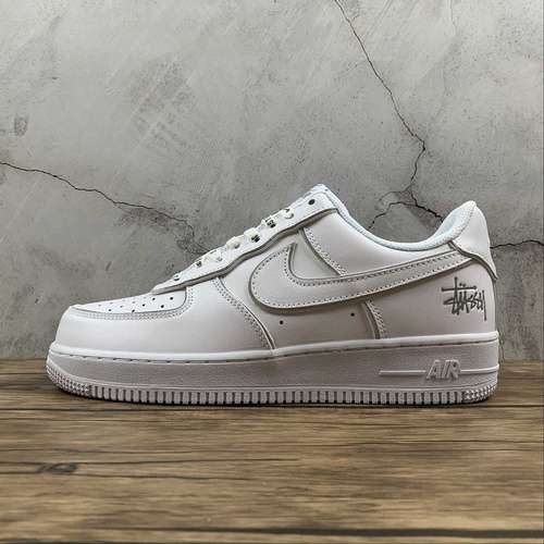 360BQ6246019AIR FORCE 1 LOW X STUSSY WHITEWHITESILVERWOMAN3639MAN4045