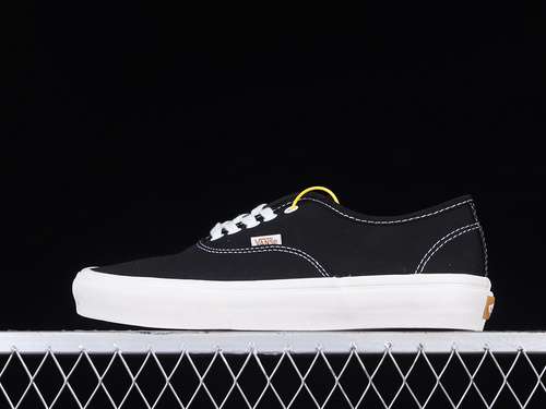 220VN0005UD1KPAUTHENTIC VR3 SHOES BLACKBLACKWHITEWOMAN3539MAN4044