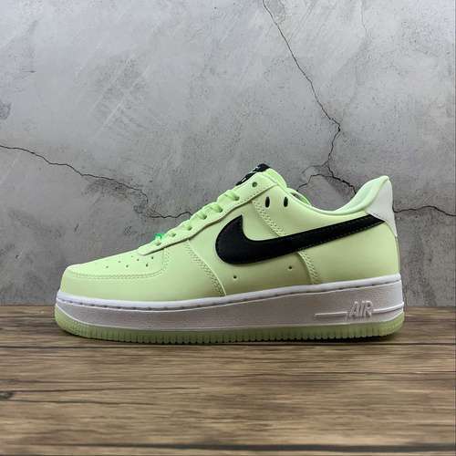 290CT3228701AIR FORCE 1 LOW 07 LX BARELY VOLTBLACKWHITEBLACKWOMAN3639MAN4045