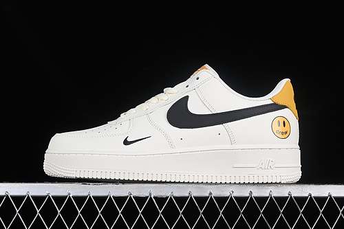 320DW110722AIR FORCE 1 07 LOW WHITEBLACKYELLOWWOMAN3639MAN4045
