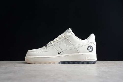 340CT1989107AIR FORCE 1 WHITEWHITEBLACKWOMAN3639MAN4045