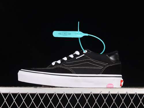 250VN0A4TZCY28ROWAN PRO BLACKWHITEWOMAN3539MAN4045