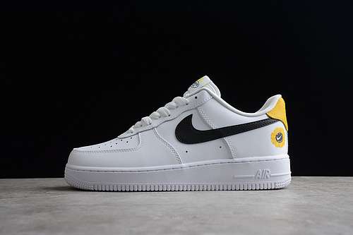 300DM0118100AIR FORCE 1 07 LOW WHITEBLACKYELLOWWOMAN3639MAN4045
