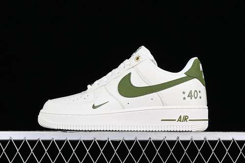 320BS9055741AIR FORCE 1 07 LOW WHITEGREENWOMAN3639MAN4045