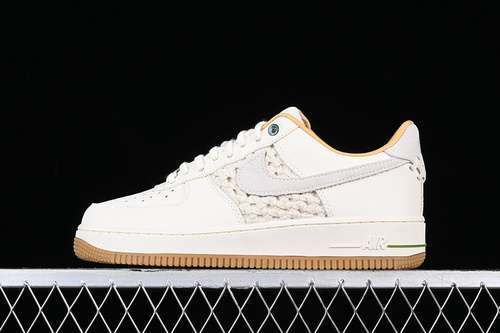 300FN0369101AIR FORCE 1 07 LOW BAMBOO BEIGEBROWNWOMAN3639MAN4045