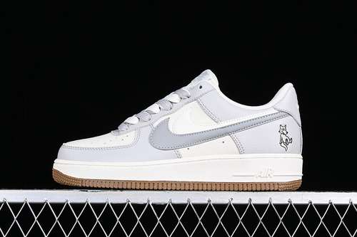 340CC2569088AIR FORCE 1 07 LOW GREYWHITESILVERWOMAN3639MAN4045