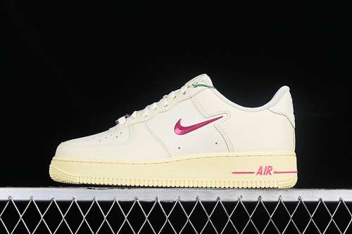 280FB8251101AIR FORCE 1 07 LOW COCONUT MILKPLAYFUL PINKALABASTERWOMAN3639MAN4045