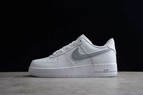 300AO2423106AIR FORCE 1 07 LOW WHITEWHITEGREYWOMAN3639MAN4045