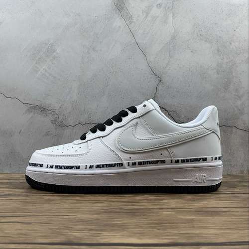 320352267801AIR FORCE 1 LOW WHITEWHITEBLACKWOMAN3639MAN4045
