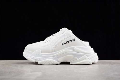 470W2F50125BALENCIAGA TRIPLE S SNEAKER WHITEBLACKWOMAN3539MAN4046