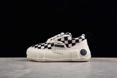 480XVESSEL GOP20 MARSHMALLOW LOW BLACKWHITEBLACKWOMAN3540