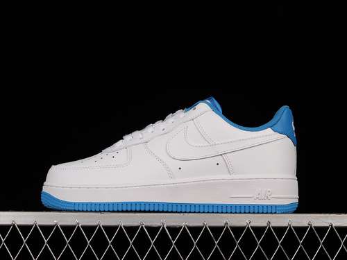 300DR9867101AIR FORCE 1 LOW 07 WHITEWHITEUNIVERSITY BLUEWOMAN3639MAN4045