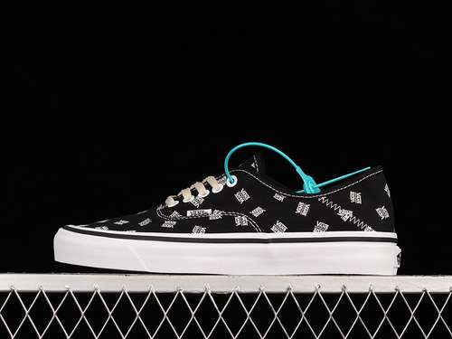 250VN0AHRF6U7MAUTHENTIC LOW SHOES BLACKBLACKWHITEWOMAN3539MAN4044