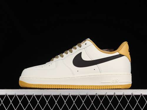 320DD3063066AIR FORCE 1 LOW 07 WHITEBLACKYELLOWWOMAN3639MAN4045