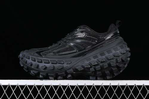 600W2RA61000BALENCIAGA DEFENDER RUBBER PLATFORM SNEAKERS BLACKWOMAN3539MAN4046
