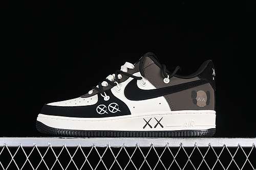 340KS6869888KAWS AIR FORCE 1 07 LOW WHITEBLACKGREYBROWNWOMAN3639MAN4045