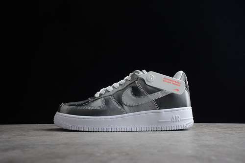 320CH1808668AIR FORCE 1 LOW METALLIC SILVERMETALLIC SILVERWHITEWOMAN3639MAN4045