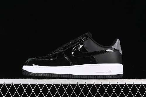 280AH6827001AIR FORCE 1 07 LOW BLACKREFLECT SILVERBLACKWOMAN3639MAN4045