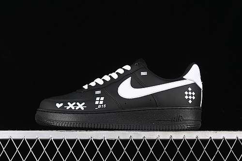 320CW2288018AIR FORCE 1 07 LOW WHITEBLACKWOMAN3639MAN4045