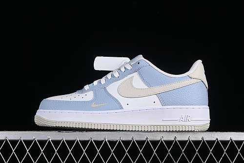 280HF0022400AIR FORCE 1 07 LOW WHITEGREYBLUEWOMAN3639MAN4045