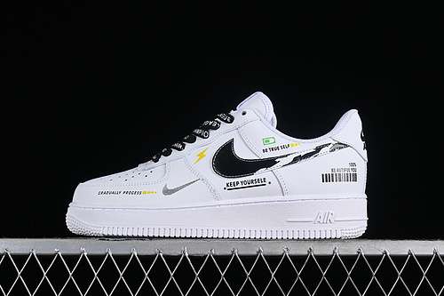 320CW2288010AIR FORCE 1 07 LOW WHITEBLACKWOMAN3639MAN4045