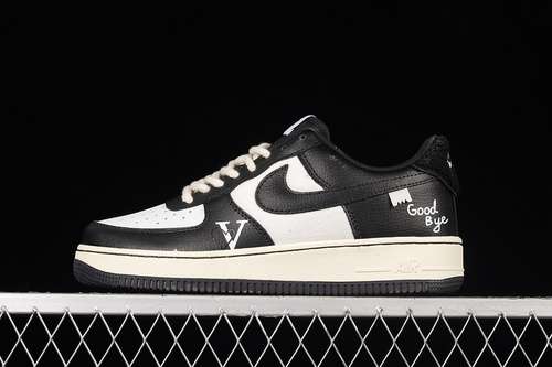340DO5220168AIR FORCE 1 LOW 07 LV8 WHITEBLACKWHITEWOMAN3639MAN4045