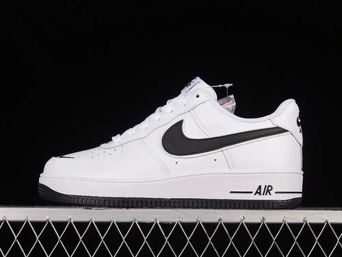 300CV5696963AIR FORCE 1 07 LOW WHITEBLACKWOMAN3639MAN4045
