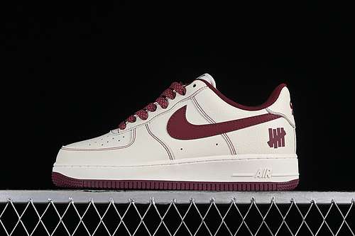 340UN2395523UNDEFEATED AIR FORCE 1 07 LOW WHITEREDWOMAN3639MAN4045