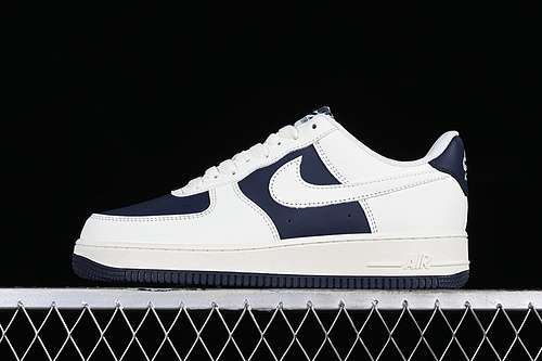 300CW2288111AIR FORCE 1 07 LOW WHITEBLUEWOMAN3639MAN4045