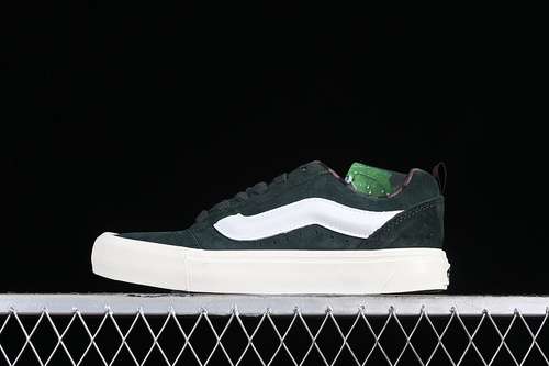 230VN0009QCBTYVANS CLASSICS KNU SKOOL WHITEGREENWOMAN3539MAN4045