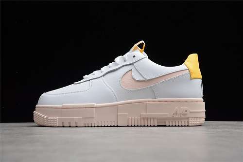 300DM3054100AIR FORCE 1 PIXEL WHITESAILORANGE PEARLARCTIC ORANGEUNSIEX3645