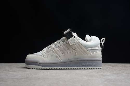 300GW0267BAD BUNNY X FORUM BUCKLE LOW THE FIRST CLOUD WHITECLOUD WHITELIGHT GREY3645
